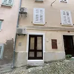 \'Round The Corner